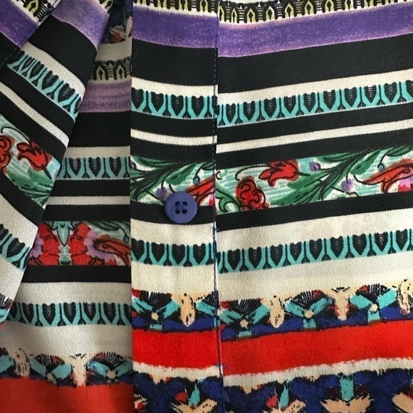 Collective Concepts Blouse. Size Small. Floral stripe print. Button front. - Picture 8 of 11